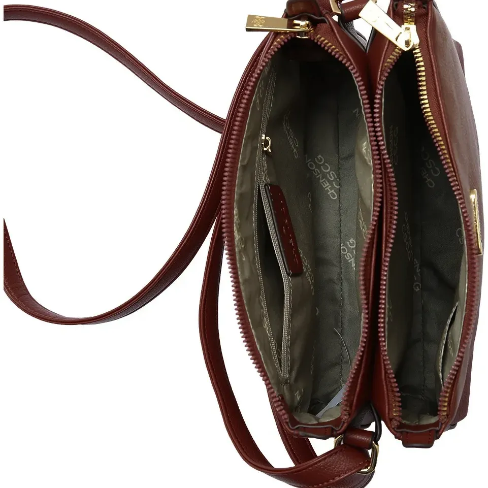 Interior da bolsa Chenson feminina transversal com forro personalizado e bolso interno